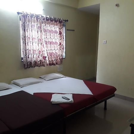 Hotel Gourav Palace Shirdi Dış mekan fotoğraf