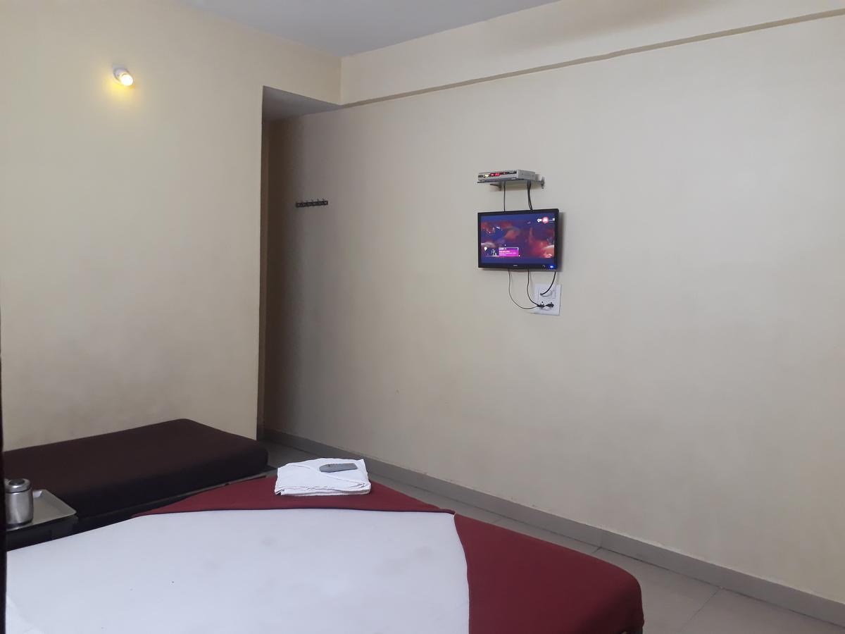 Hotel Gourav Palace Shirdi Dış mekan fotoğraf