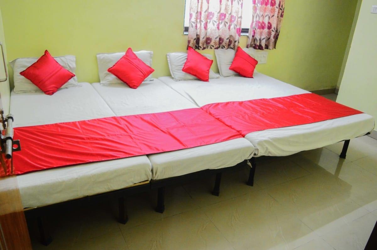 Hotel Gourav Palace Shirdi Dış mekan fotoğraf